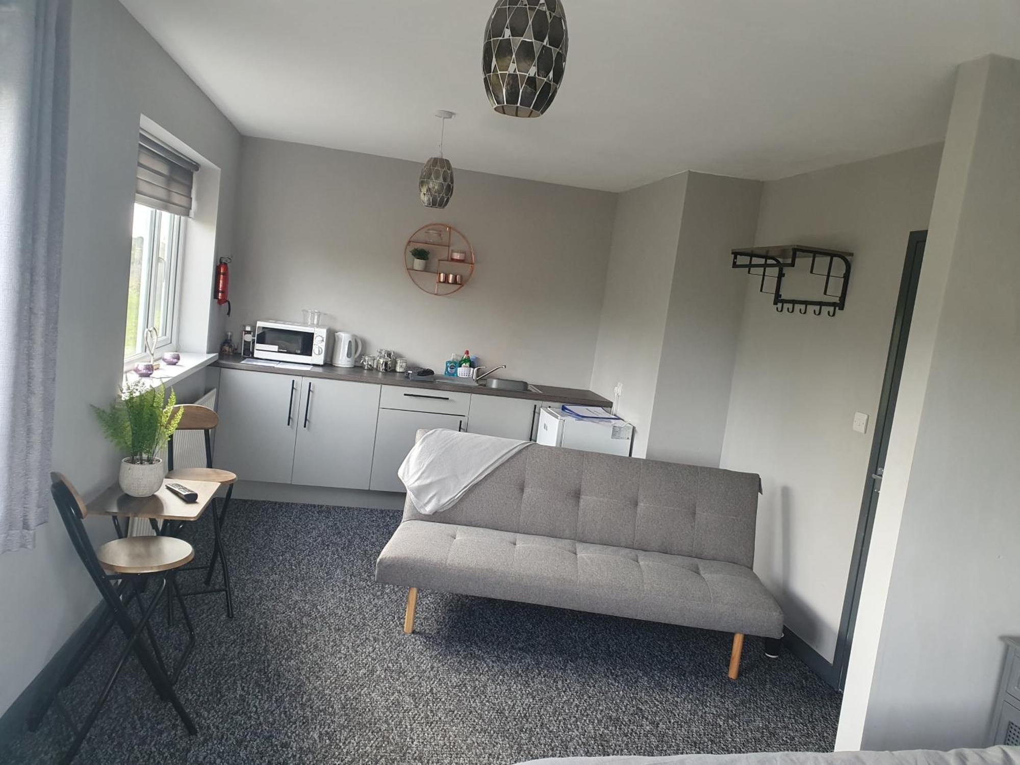 Happy Airfield Apartment